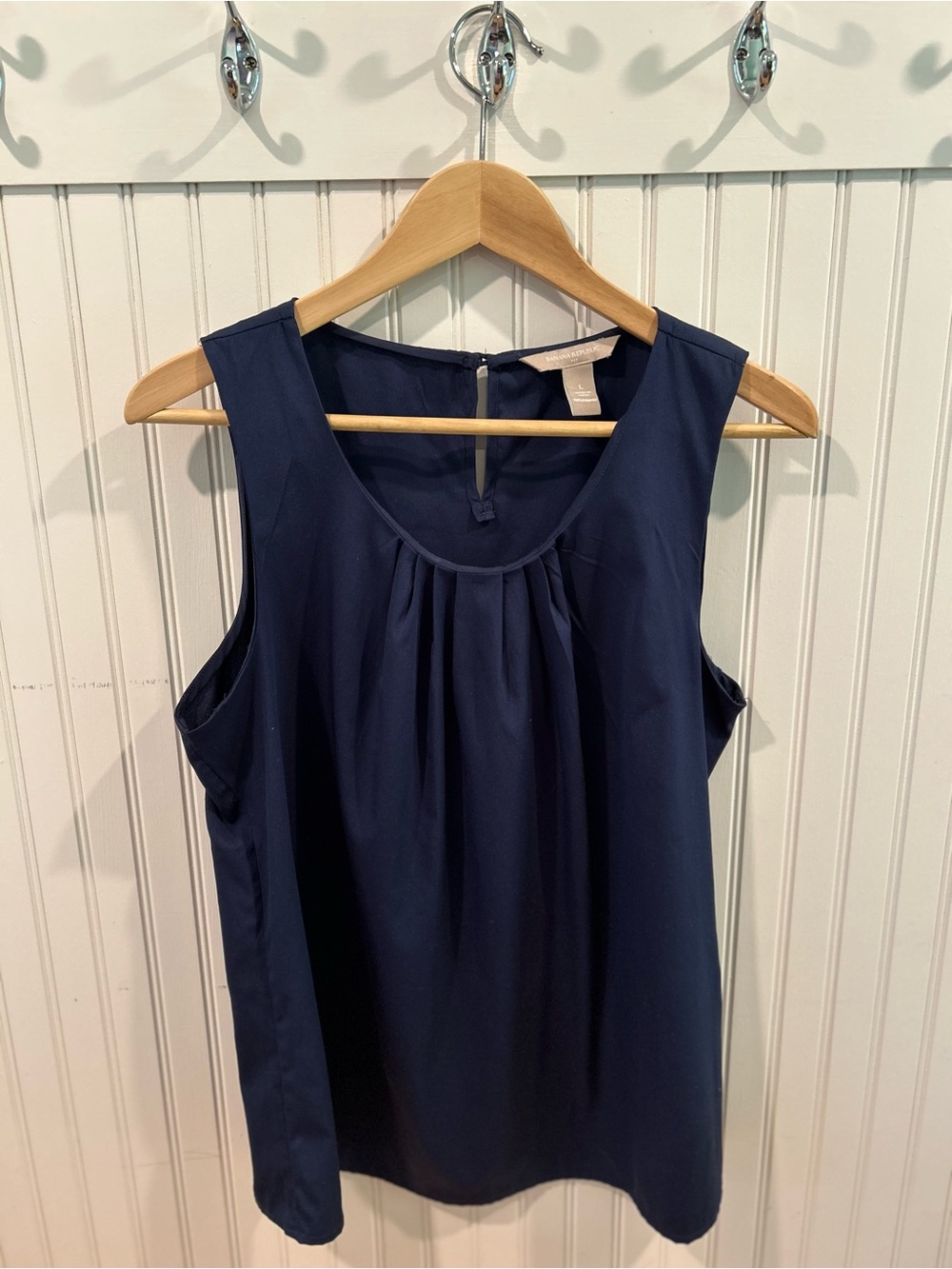 Banana Republic Navy Pleated Scoop Neck Sleeveless Top
